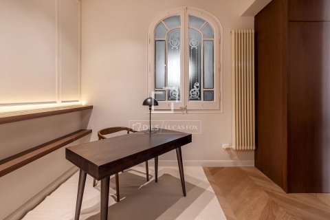 Lägenhet till salu i Barcelona, Spanien 4 sovrum, 179 kvm. Nr. 150466 - foto 14