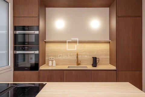 Lägenhet till salu i Barcelona, Spanien 4 sovrum, 179 kvm. Nr. 150466 - foto 11