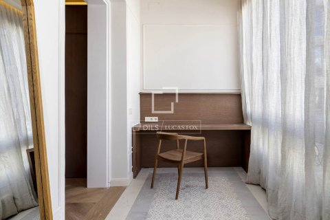 Lägenhet till salu i Barcelona, Spanien 4 sovrum, 179 kvm. Nr. 150466 - foto 30