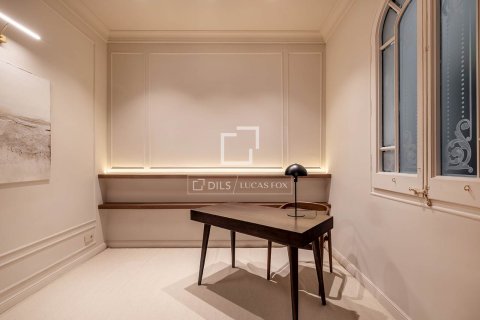 Lägenhet till salu i Barcelona, Spanien 4 sovrum, 179 kvm. Nr. 150466 - foto 13