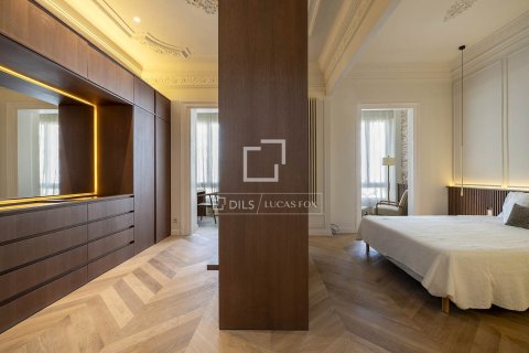 Lägenhet till salu i Barcelona, Spanien 4 sovrum, 179 kvm. Nr. 150466 - foto 23