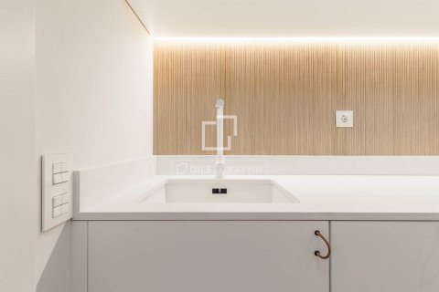 Apartment à vendre à Barcelona, Espagne, 2 chambres, 90 m2 No. 150462 - photo 7