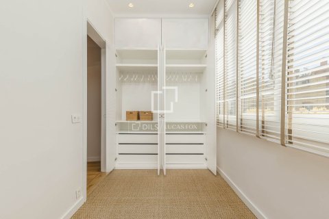 Apartment à vendre à Barcelona, Espagne, 2 chambres, 90 m2 No. 150462 - photo 27