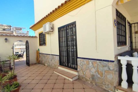 Townhouse à vendre à Playa Flamenca II, Alicante, Espagne, 3 chambres,  No. 190049 - photo 7