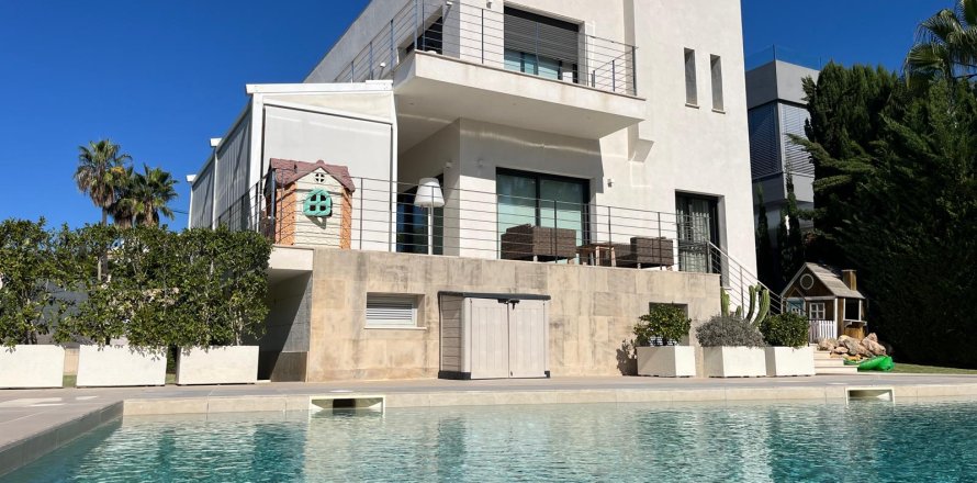 Villa Nova Santa Ponsa, Mallorca, Spain 4 bedrooms, 350 sq.m. No. 138211