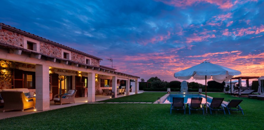 Finca Campos, Mallorca, Spain 4 bedrooms, 288 sq.m. No. 138209