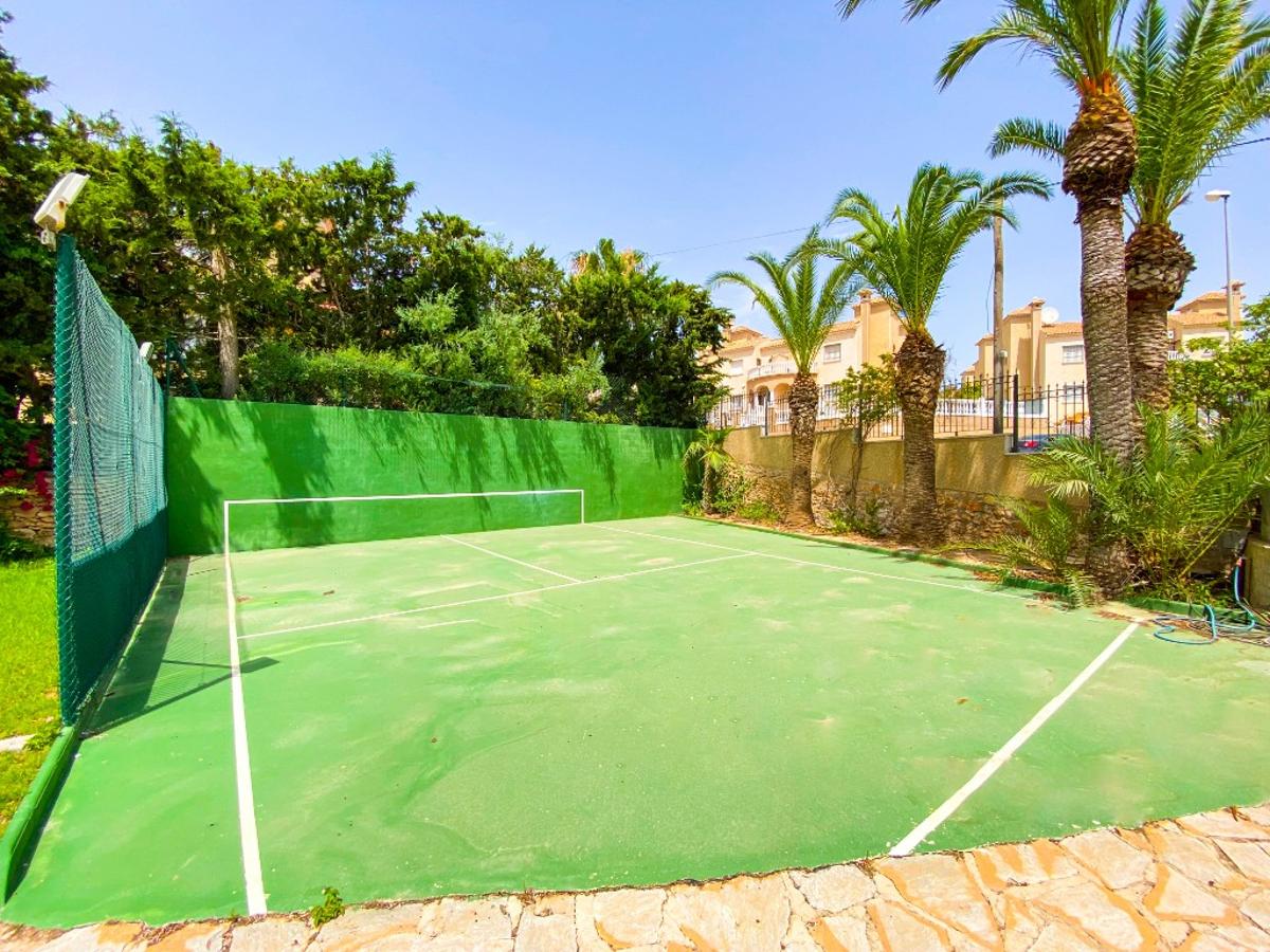 Huvila Villamartin, Alicante, Espanja 7 makuuhuonetta, 430 m2 No. 80916