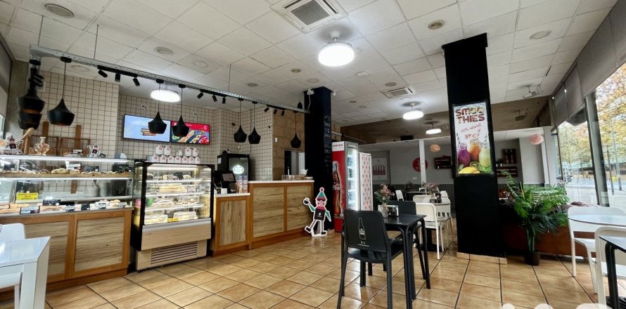 Komerciāls īpašums Mataro, Barcelona, Spānijā 1 istaba, 105 m2 Nr. 154308