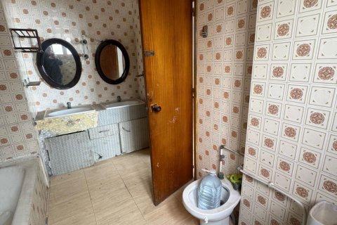 Apartment for sale in Guardamar del Segura, Alicante, Spain 5 bedrooms, 200 sq.m. No. 149461 - photo 20