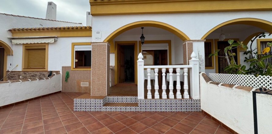 Radhus i Torre de la Horadada, Alicante, Spanien 3 sovrum, 88 kvm. Nr. 149457