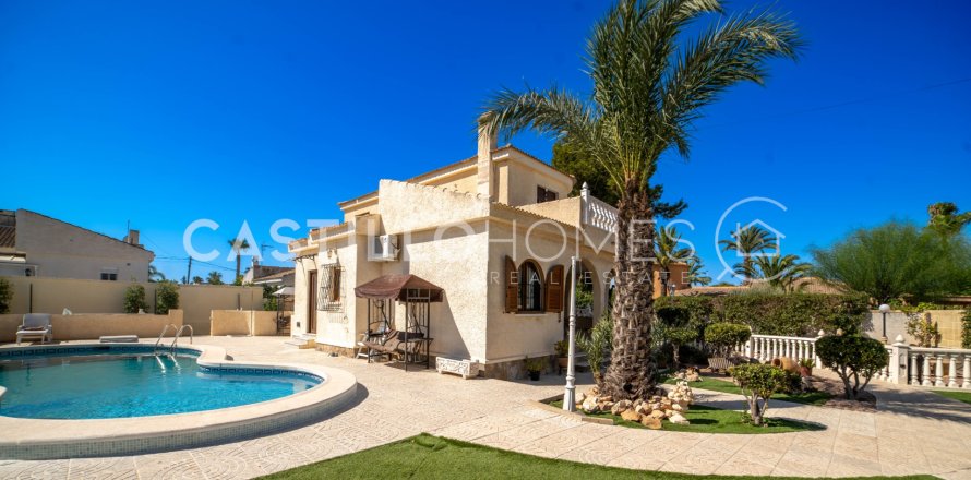 Villa in Torrevieja, Alicante, Spanien 4 Schlafzimmer, 163 m2 Nr. 149458