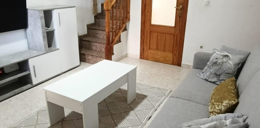 Radhus i Torrevieja, Alicante, Spanien 3 sovrum, 66 kvm. Nr. 149455