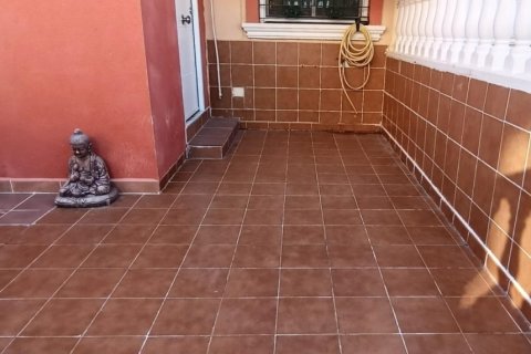 Radhus till salu i Torrevieja, Alicante, Spanien 3 sovrum, 66 kvm. Nr. 149455 - foto 30