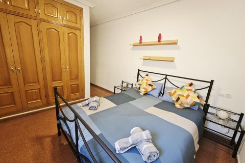 Apartment for sale in Torrevieja, Alicante, Spain 3 bedrooms,  No. 149456 - photo 3