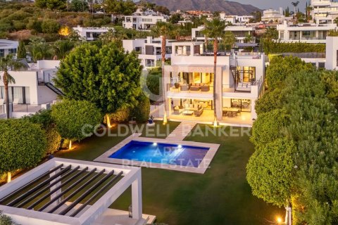 Huvila Marbella, Malaga, Espanja 6 makuuhuonetta, 484 m2 No. 157439