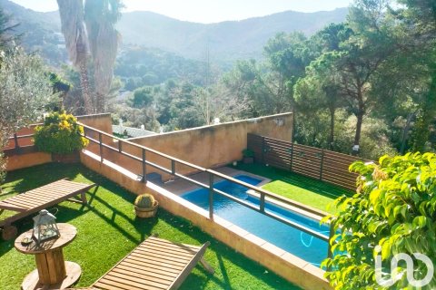 Продажа дома в Аргентона, Барселона, Испания 4 спальни, 224м2 №154098 - фото 2