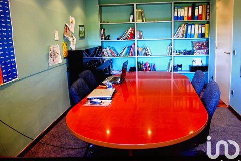 Продажа дома в Бескано, Герона, Испания 4 спальни, 40000м2 №154099 - фото 8