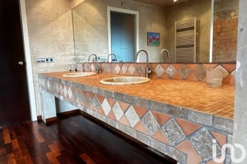 Продажа дома в Бескано, Герона, Испания 4 спальни, 40000м2 №154099 - фото 22