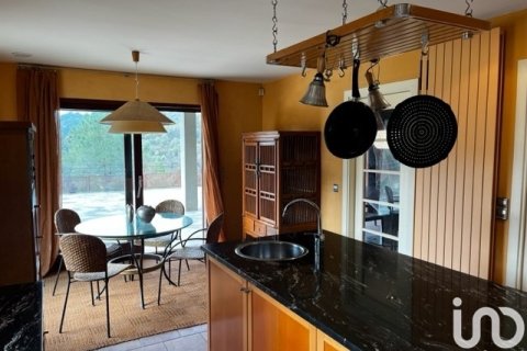 Продажа дома в Бескано, Герона, Испания 4 спальни, 40000м2 №154099 - фото 7