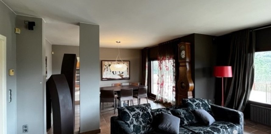 Дом в Бескано, Герона, Испания 4 спальни, 40000м2 №154099