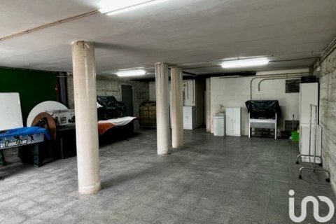 Продажа дома в Бескано, Герона, Испания 4 спальни, 40000м2 №154099 - фото 29