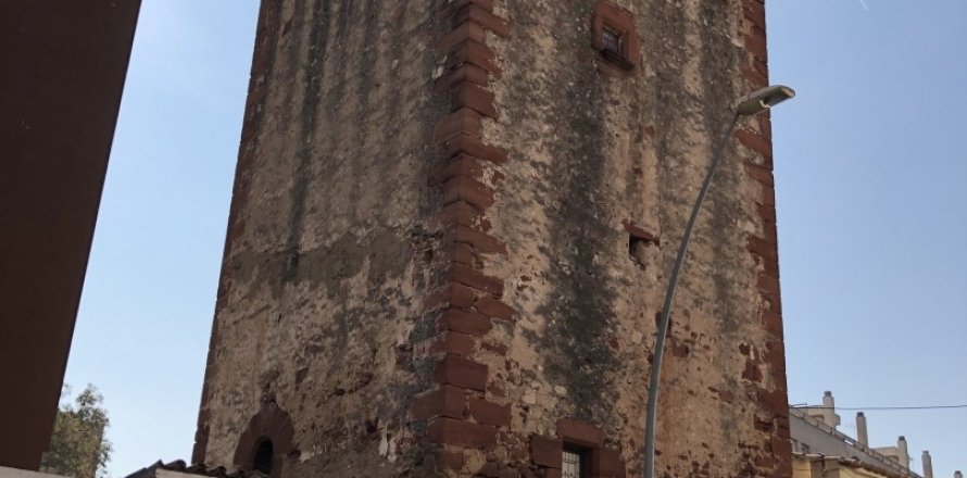 Коммерческая недвижимость в Кастельдефельс, Барселона, Испания 250м2 №154097