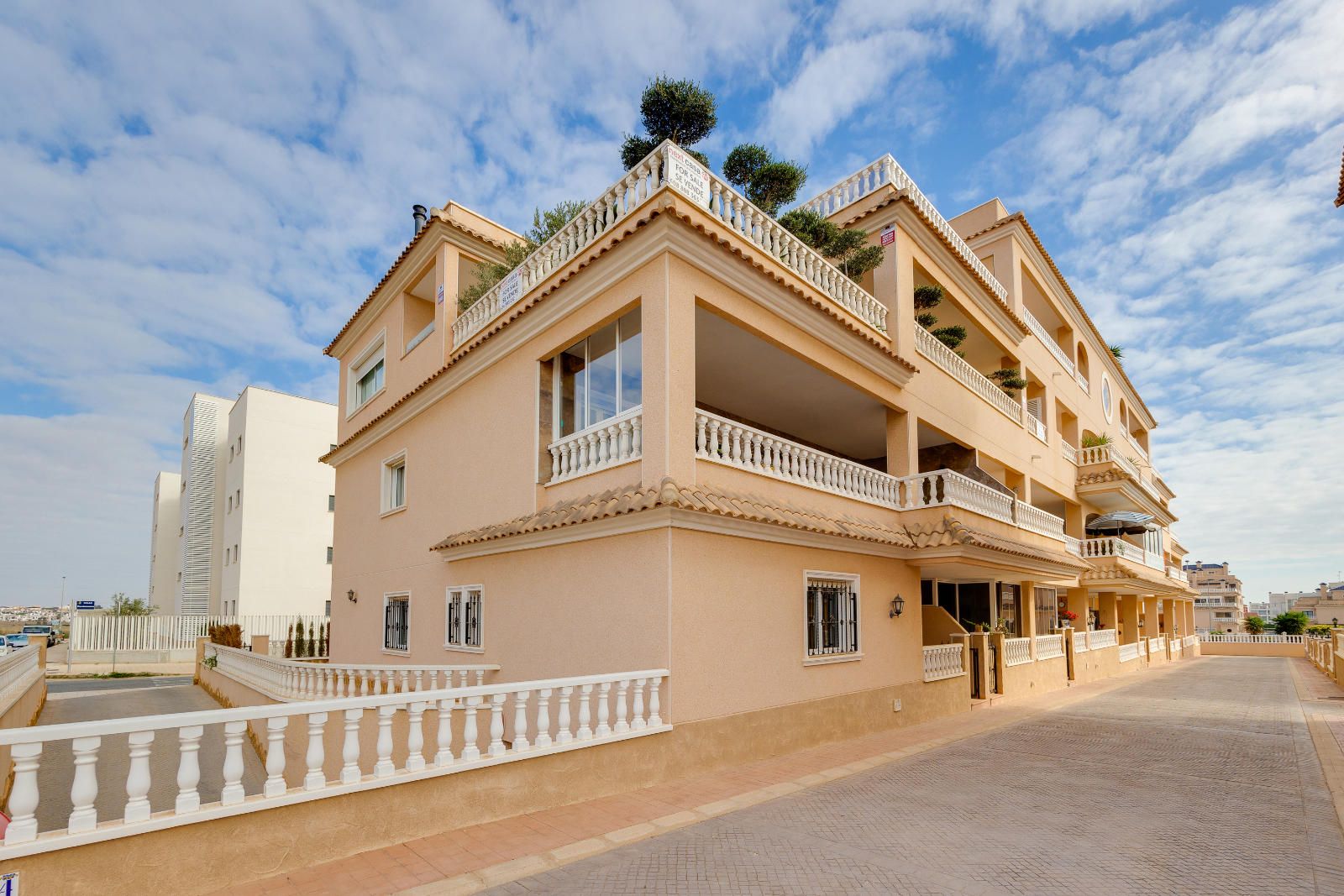 Bungalow in Los Dolses, Alicante, Spain 3 bedrooms, 156 sq.m. No. 114867