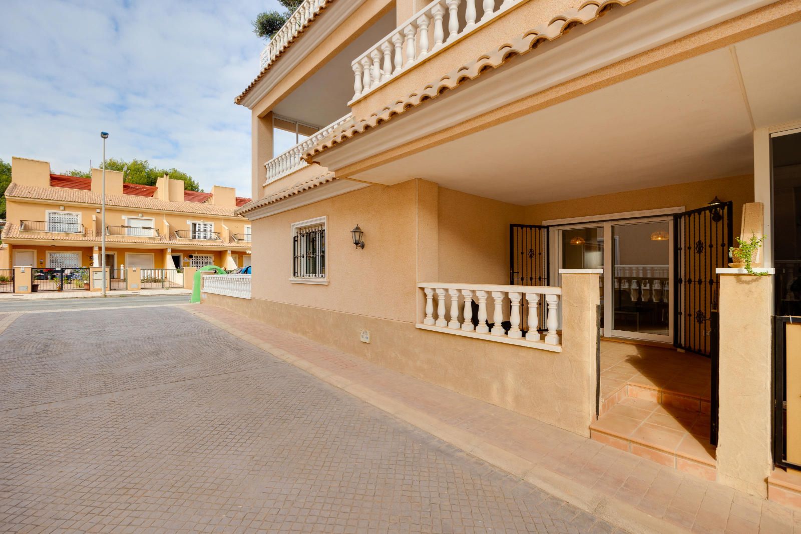 Bungalow in Los Dolses, Alicante, Spain 3 bedrooms, 156 sq.m. No. 114867