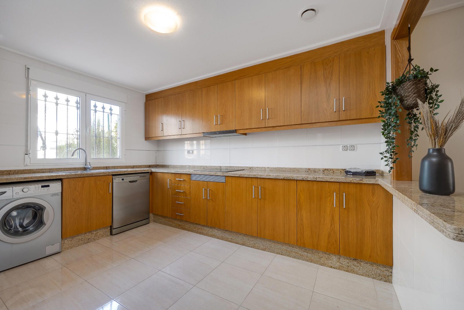 Bungalow in Los Dolses, Alicante, Spain 3 bedrooms, 156 sq.m. No. 114867