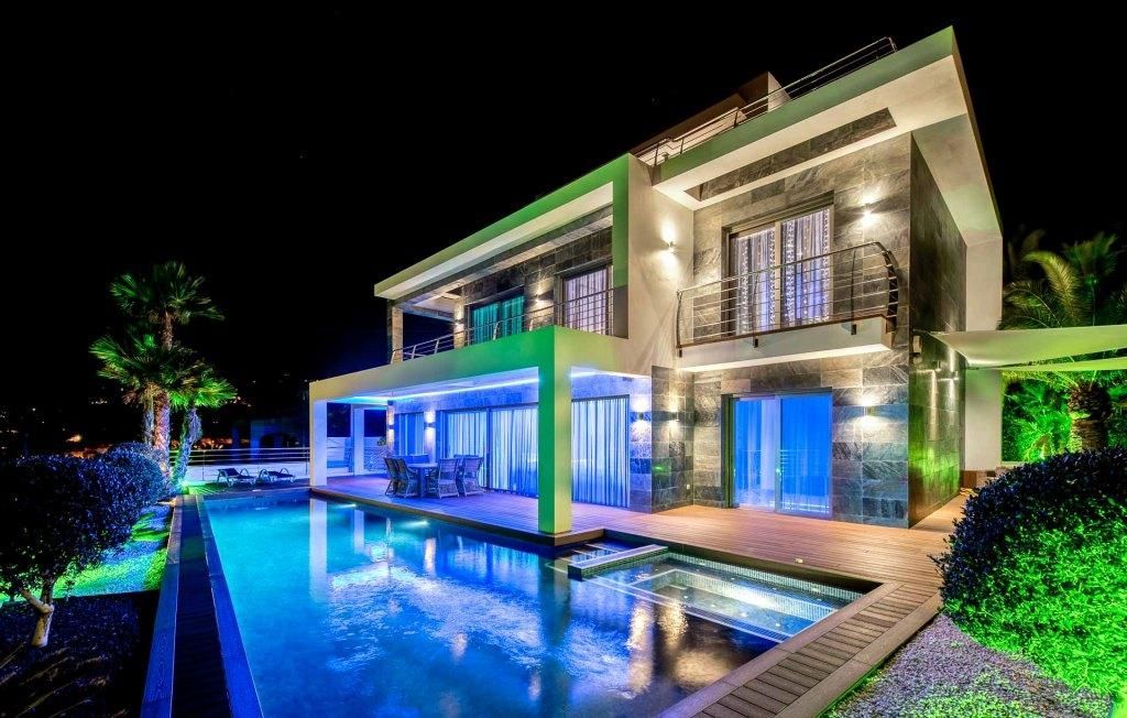 Villa in Calpe, Alicante, Spain 4 bedrooms, 440 sq.m. No. 95681