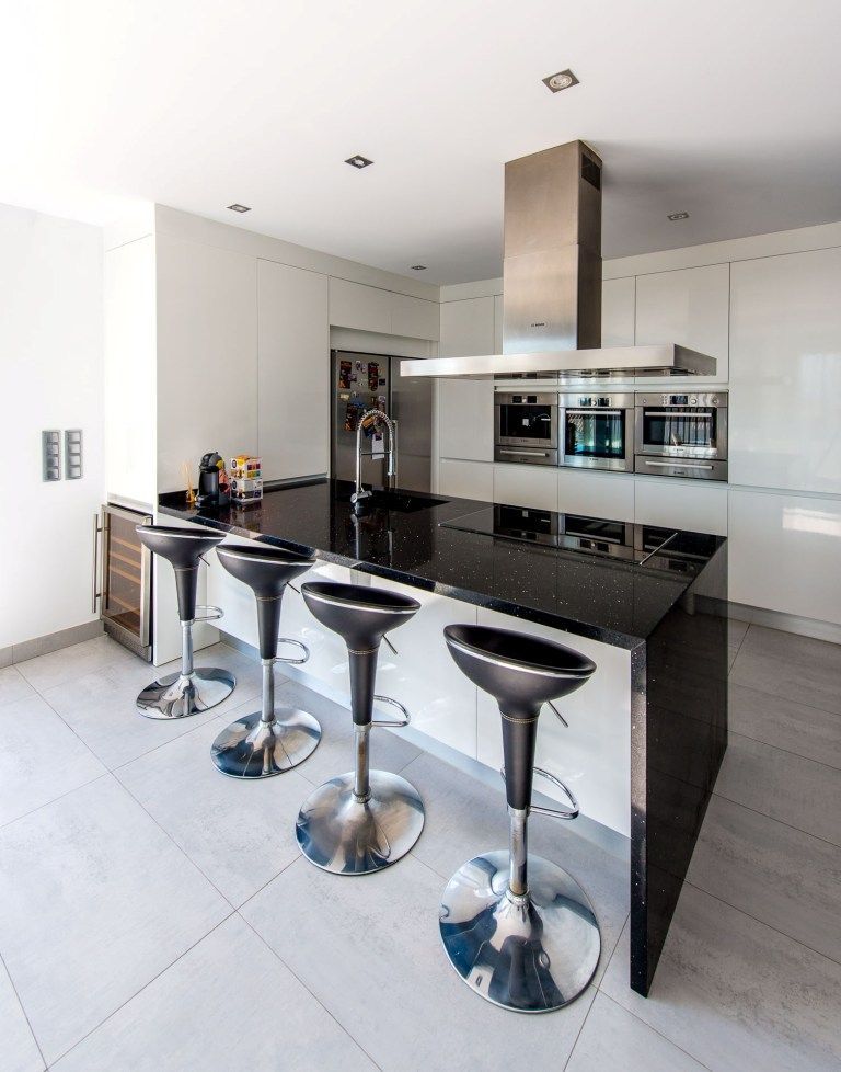 Villa in Calpe, Alicante, Spain 4 bedrooms, 440 sq.m. No. 95681