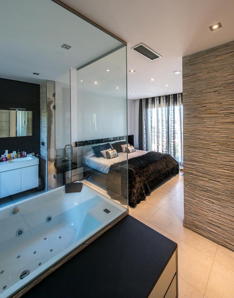 Villa in Calpe, Alicante, Spain 4 bedrooms, 440 sq.m. No. 95681