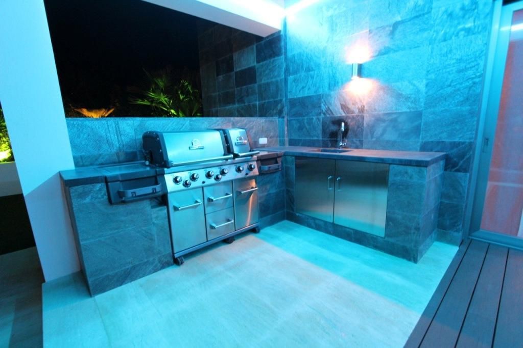 Villa in Calpe, Alicante, Spain 4 bedrooms, 440 sq.m. No. 95681