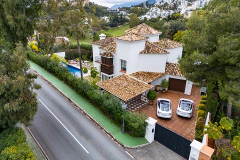Villa for sale in Benahavis, Malaga, Spain 4 bedrooms, 373 sq.m. No. 174433 - photo 7
