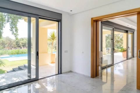Huvila myytävänä San Roque, Cadiz, Espanja, 5 makuuhuonetta, 712 m2 No. 174432 - kuva 18