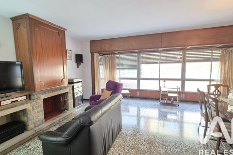 Bliźniak w El Vendrell, Tarragona, Hiszpania 3 sypialnie, 236 mkw. nr 152681 – zdjęcie 7