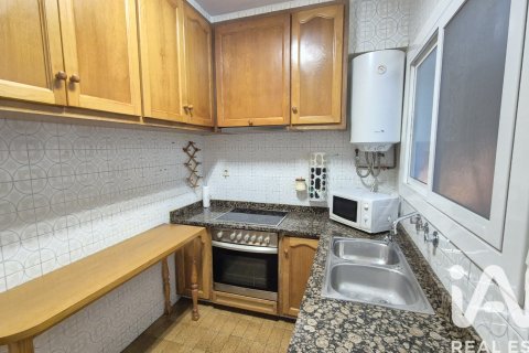 Bliźniak w El Vendrell, Tarragona, Hiszpania 3 sypialnie, 236 mkw. nr 152681 – zdjęcie 10