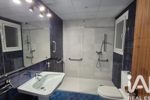 Bliźniak w El Vendrell, Tarragona, Hiszpania 3 sypialnie, 236 mkw. nr 152681 – zdjęcie 23