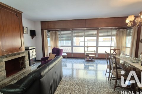 Bliźniak w El Vendrell, Tarragona, Hiszpania 3 sypialnie, 236 mkw. nr 152681 – zdjęcie 9