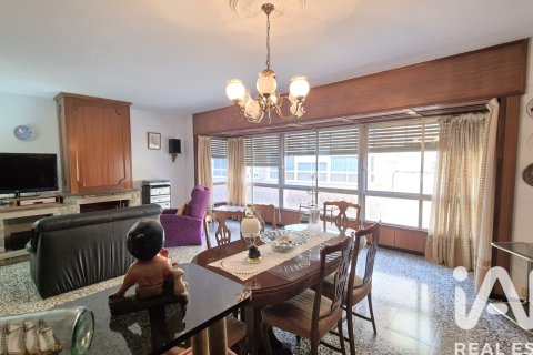 Bliźniak w El Vendrell, Tarragona, Hiszpania 3 sypialnie, 236 mkw. nr 152681 – zdjęcie 27