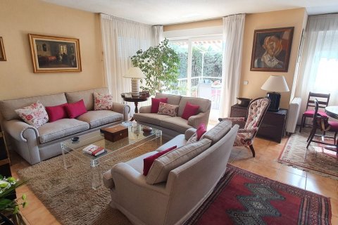 Dúplex en venta Madrid, España 4 dormitorios, 220 m2 No. 59149 - foto 1