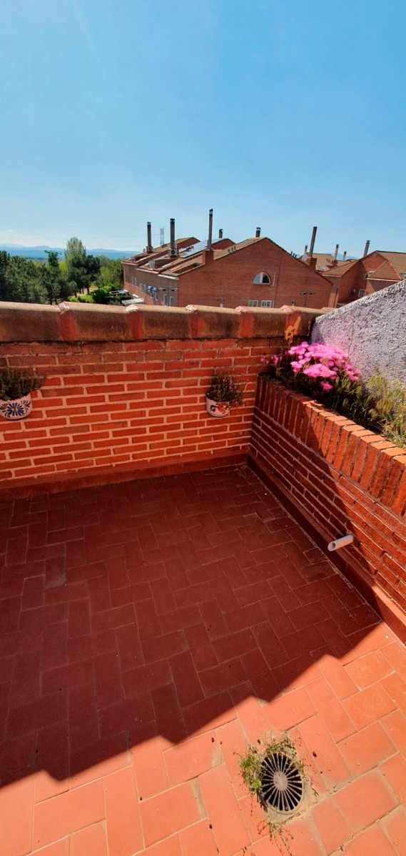 Duplex in Madrid, Spain 4 bedrooms, 220 sq.m. No. 59149