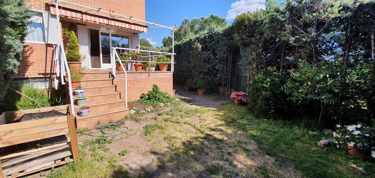 Duplex in Madrid, Spain 4 bedrooms, 220 sq.m. No. 59149
