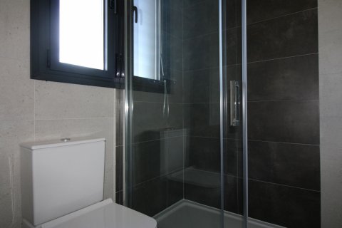 Huoneisto myytävänä Madrid, Espanja, 3 makuuhuonetta, 130 m2 No. 58871 - kuva 8