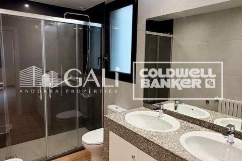 Huoneisto vuokrattavana Principado De Andorra (Ninguna Poblacion Tiene C.P.), Lleida, Espanja, 4 makuuhuonetta, 134 m2 No. 178429 - kuva 17