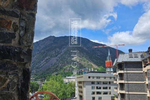 Huoneisto vuokrattavana Principado De Andorra (Ninguna Poblacion Tiene C.P.), Lleida, Espanja, 4 makuuhuonetta, 134 m2 No. 178429 - kuva 24