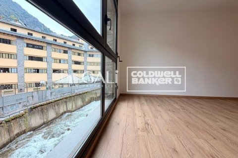 Huoneisto vuokrattavana Principado De Andorra (Ninguna Poblacion Tiene C.P.), Lleida, Espanja, 4 makuuhuonetta, 134 m2 No. 178429 - kuva 4