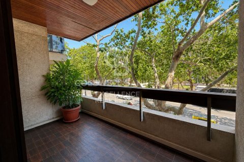 Huoneisto vuokrattavana Valencia, Espanja, 5 makuuhuonetta, 200 m2 No. 178430 - kuva 4