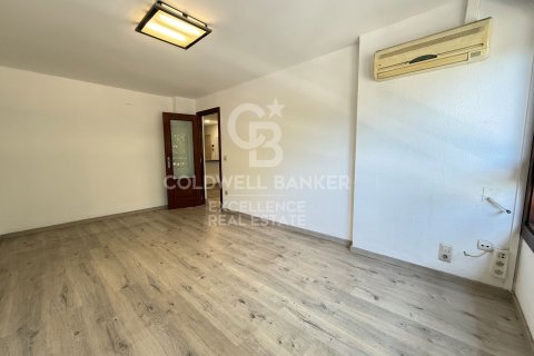 Huoneisto vuokrattavana Valencia, Espanja, 5 makuuhuonetta, 200 m2 No. 178430 - kuva 18