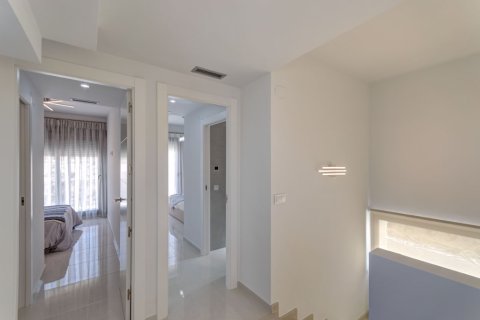 Продажа виллы в Сан-Мигель-де-Салинас, Аликанте, Испания 3 спальни, 108м2 №144834 - фото 9